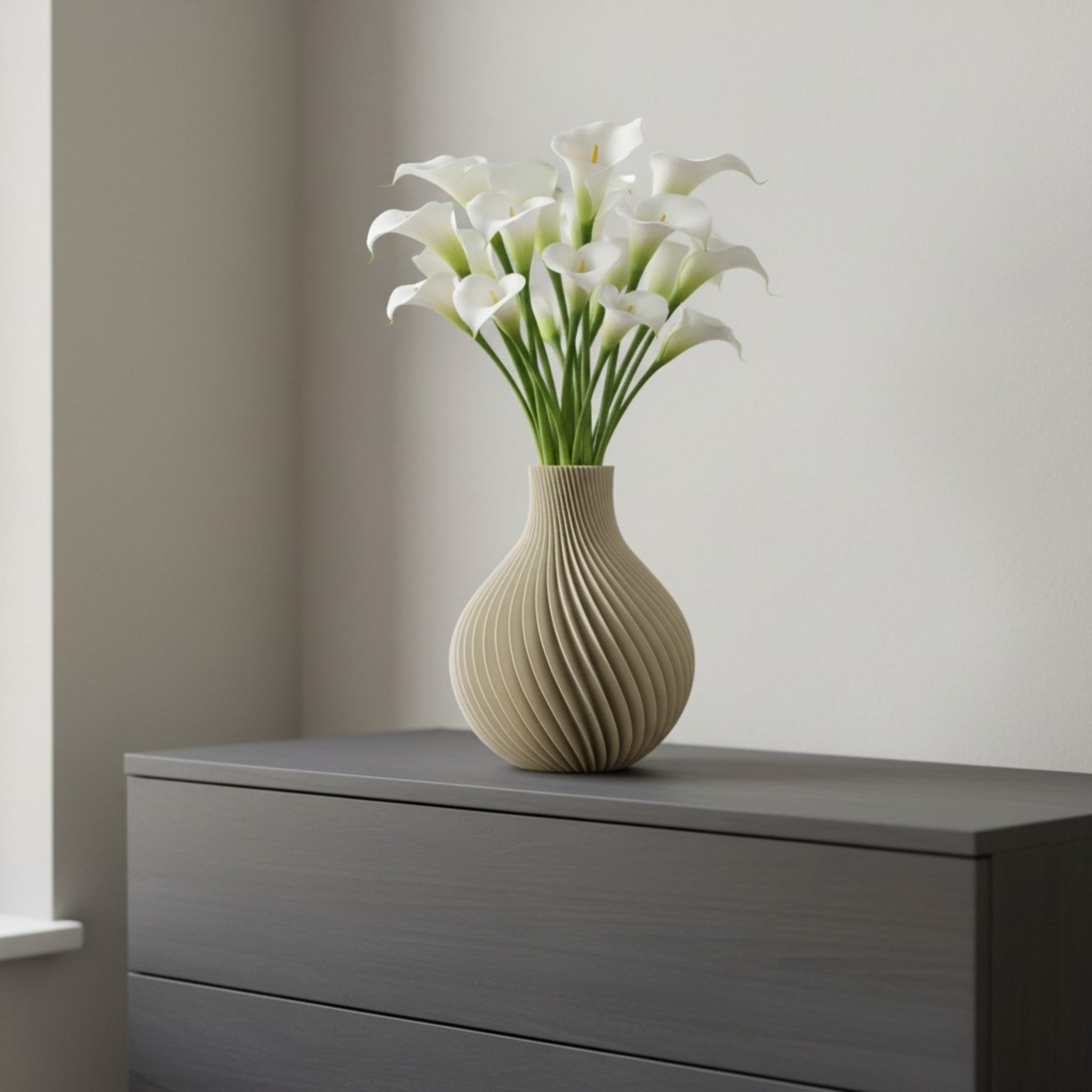 Photo de couverture Collection Innovation Étanches : vase technique pour fleurs fraîches au design épuré, impression 3D haute précision fabriquée en France