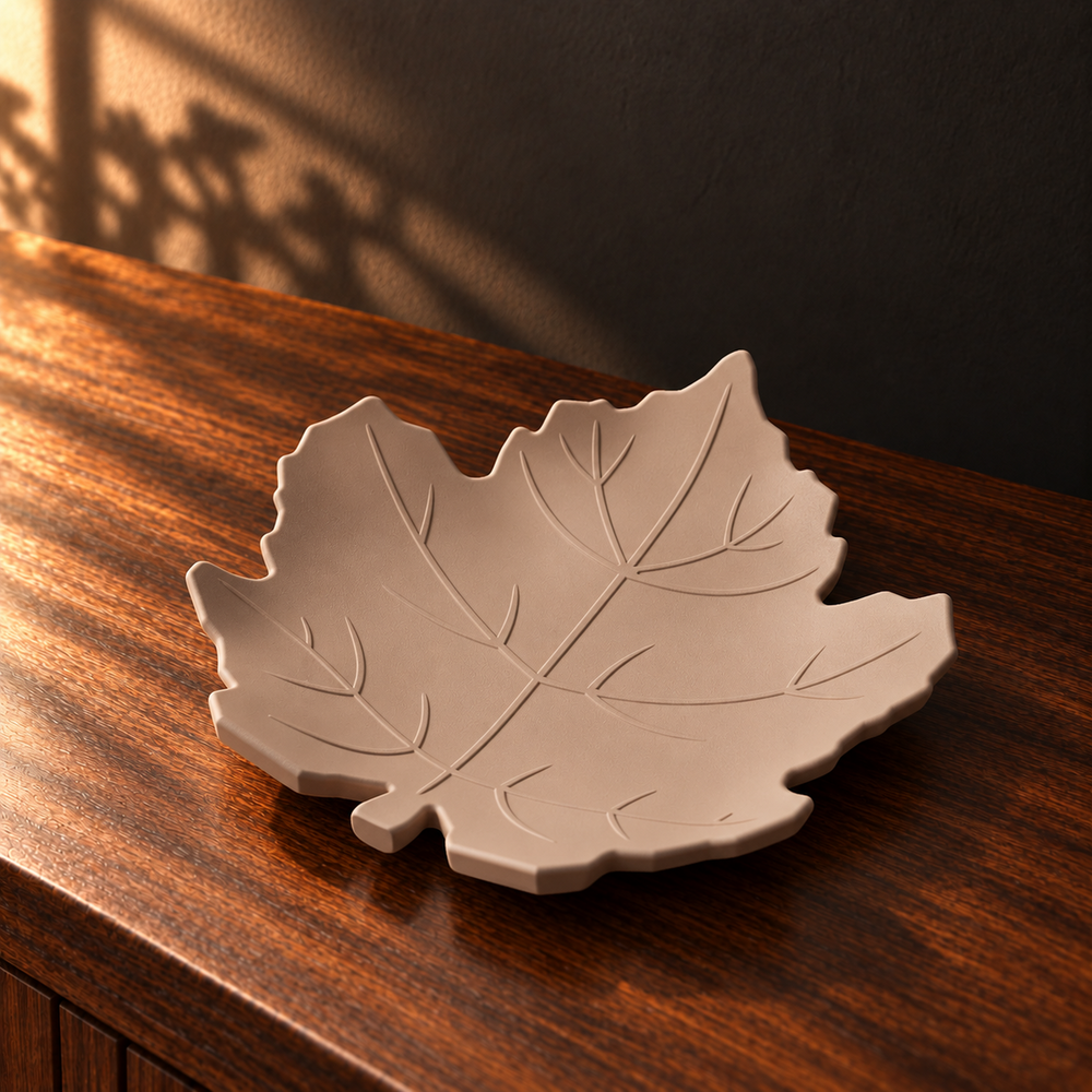 Plateau Feuille d’Érable Sable Mat dans un intérieur Japandi