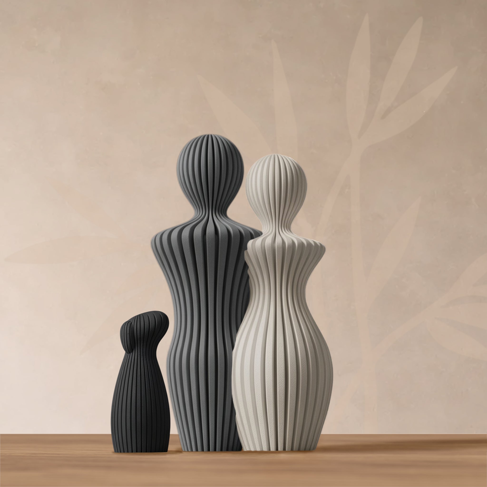 Statuette couple avec chien oreilles tombantes, coloris Épure Minéral.