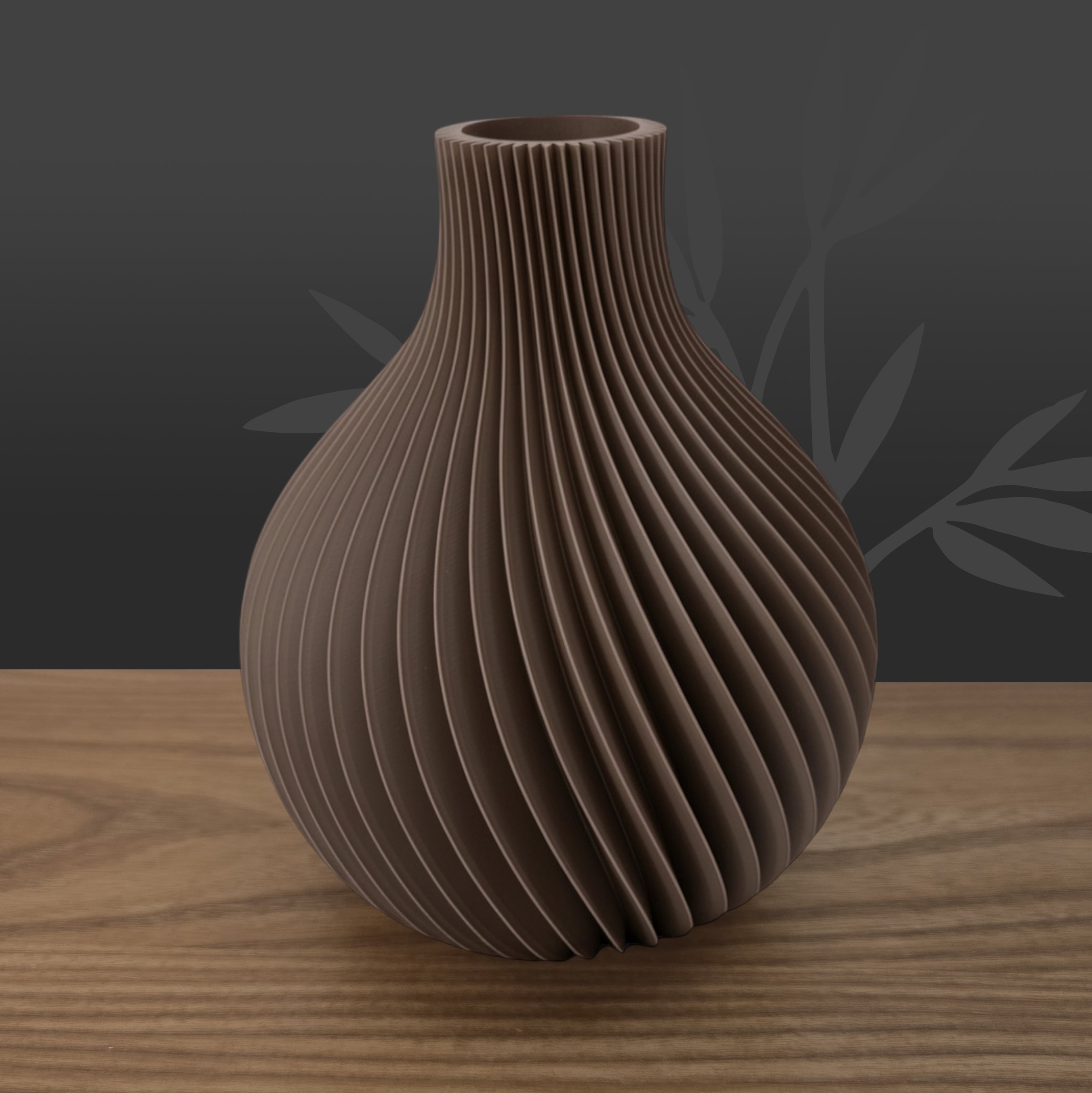 Vase technique Kanji chocolat, conçu pour accueillir l'eau et les fleurs fraîches avec élégance